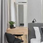 Exclusive With Balcony & Parking By Renters Prestige Apartment *