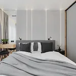 Apartment Exclusive With Balcony & Parking By Renters Prestige *