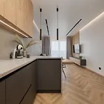 Apartment Exclusive With Balcony & Parking By Renters Prestige *