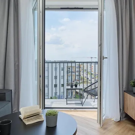 Exclusive With Balcony & Parking By Renters Prestige דירה *