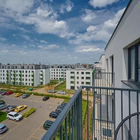 Exclusive With Balcony & Parking By Renters Prestige Apartament