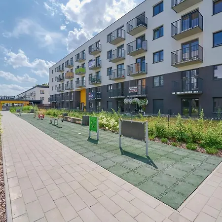 Apartment Exclusive With Balcony & Parking By Renters Prestige *