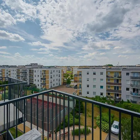Exclusive With Balcony & Parking By Renters Prestige * Breslavia