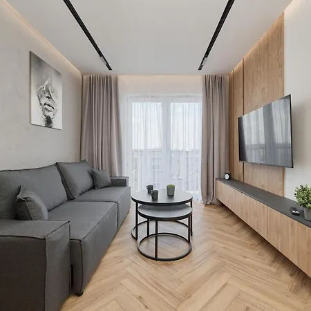 Exclusive With Balcony & Parking By Renters Prestige *