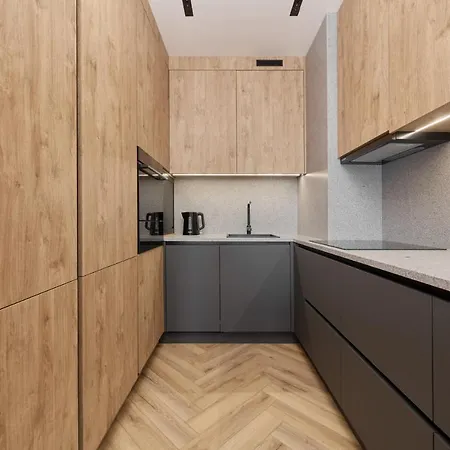 Exclusive With Balcony & Parking By Renters Prestige Apartment