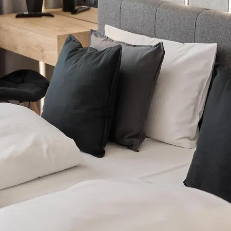 Exclusive With Balcony & Parking By Renters Prestige