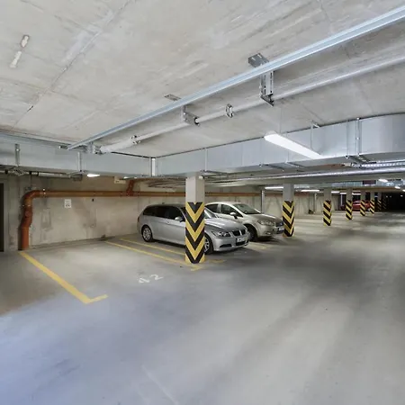 Apartment Exclusive With Balcony & Parking By Renters Prestige *