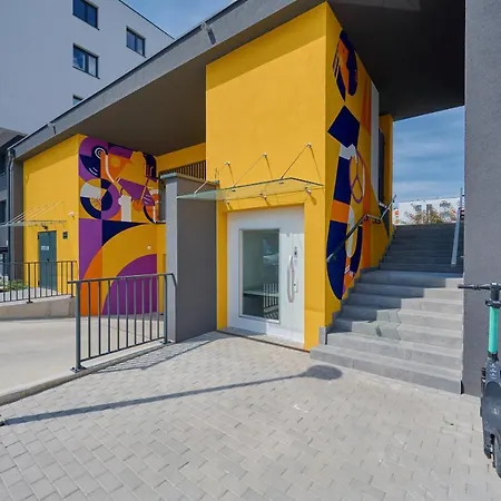 Exclusive With Balcony & Parking By Renters Prestige Διαμέρισμα *