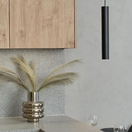 Apartment Exclusive With Balcony & Parking By Renters Prestige